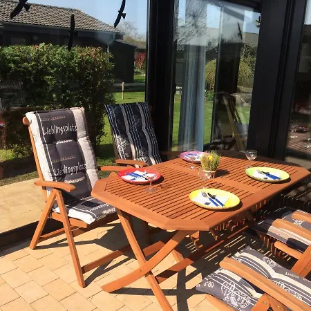 Kaptn's Nordsee-ferienhaus: Premium Retreat With Bikes Butjadingen