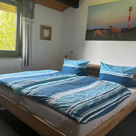 Holiday home Kaptn's Nordsee-ferienhaus: Premium Retreat With Bikes *